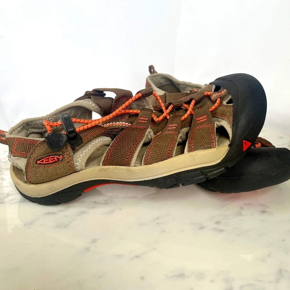 Keen Newport H2 Big Kids Size 5‎ Sandals Brown Orange Waterproof Hiking Youth